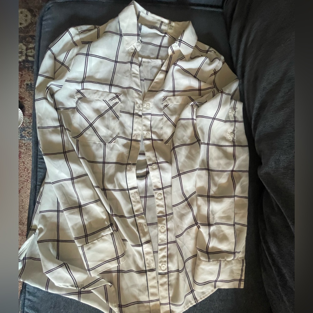 Light weight button down plaid blouse